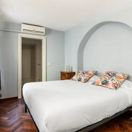 Petroni 38 By District 아파트