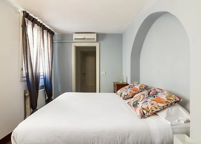 Apartment Petroni 38 By District *