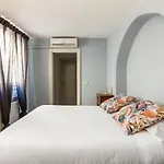 Apartamento Petroni 38 By District *