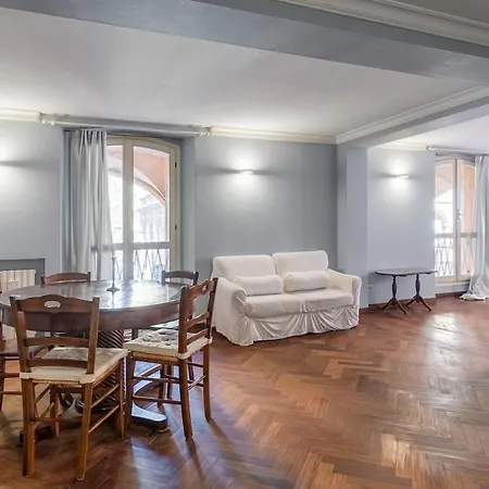 Apartament Petroni 38 By District